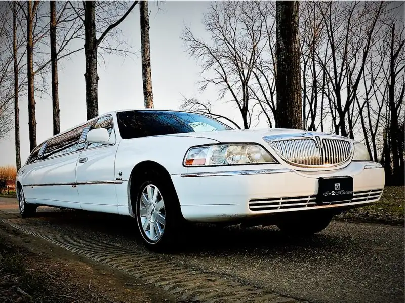 Witte Lincoln Limousine om te huren
